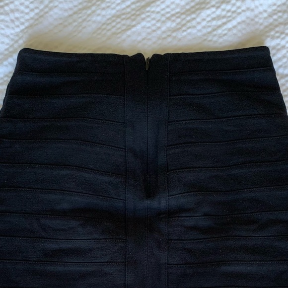 EXPRESS (NWOT)✨BANDAGE MINI SKIRT - Picture 2 of 2